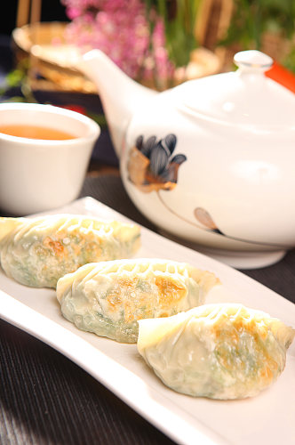 港式早茶美味煎饺饺子小吃美食菜品摄影图片