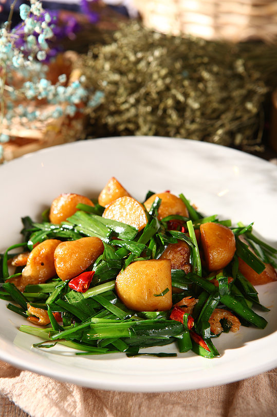 家常菜品韭菜炒土豆美食菜品摄影图片