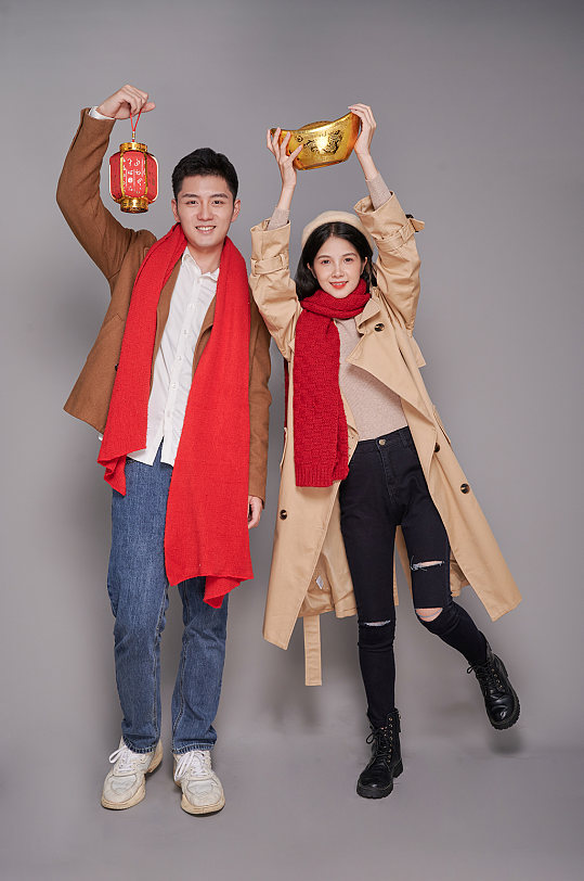 新春新年购物喜庆秋冬情侣人物精修摄影图片-众图网