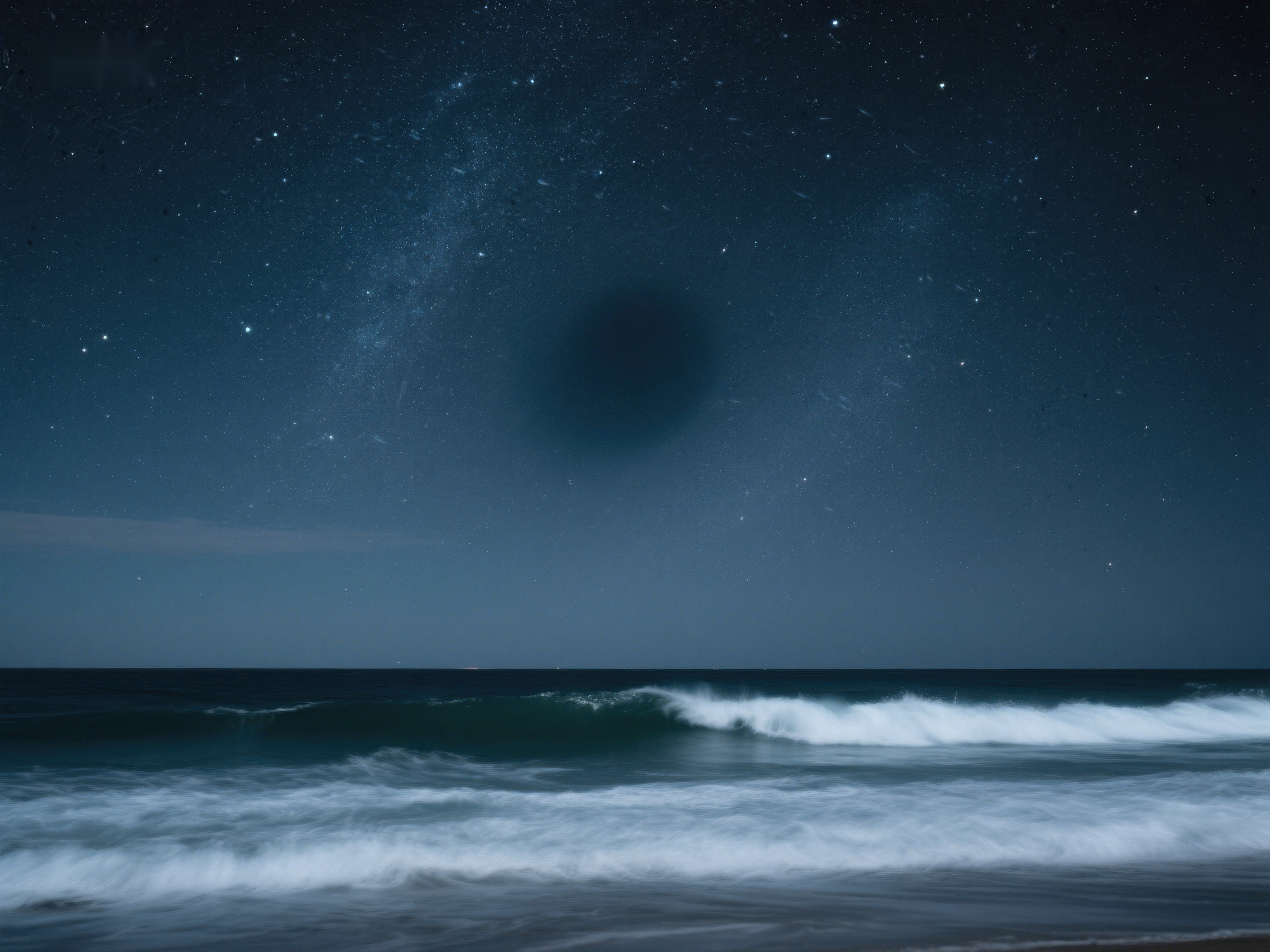 夜空下的海浪与神秘黑洞素材