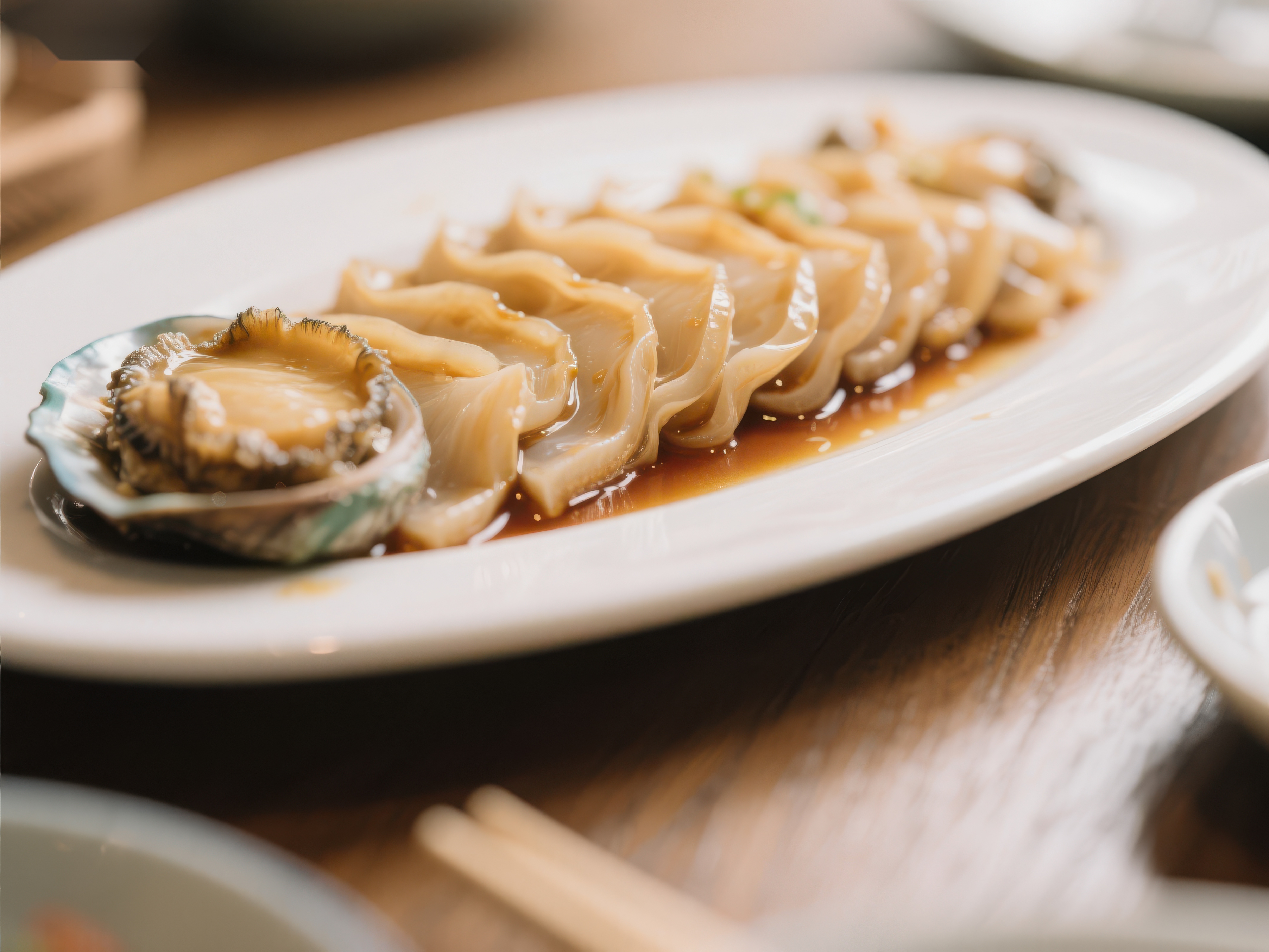 精致鲍鱼与饺子摆盘素材