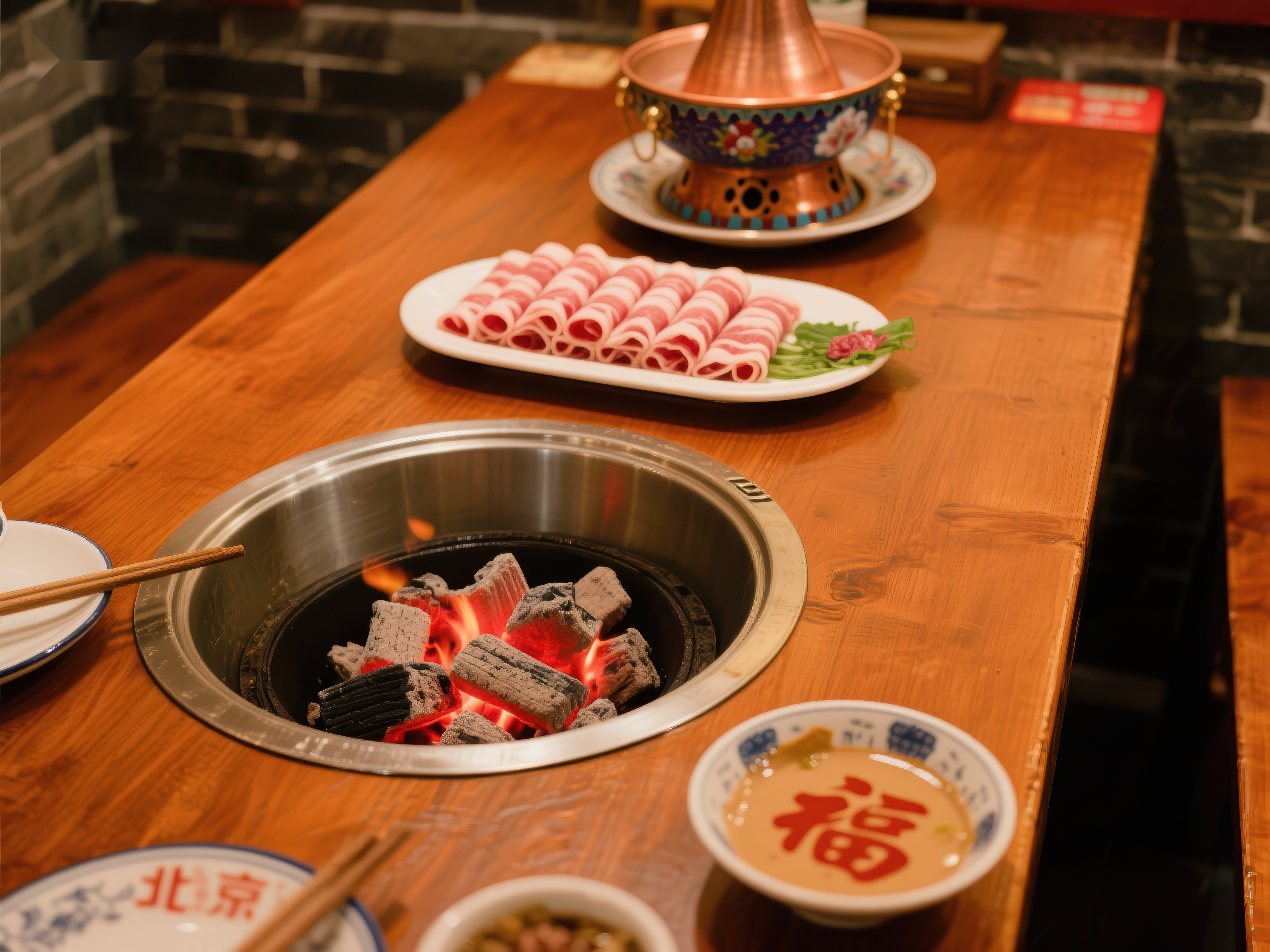 传统火锅宴炭火与食材的完美结合素材