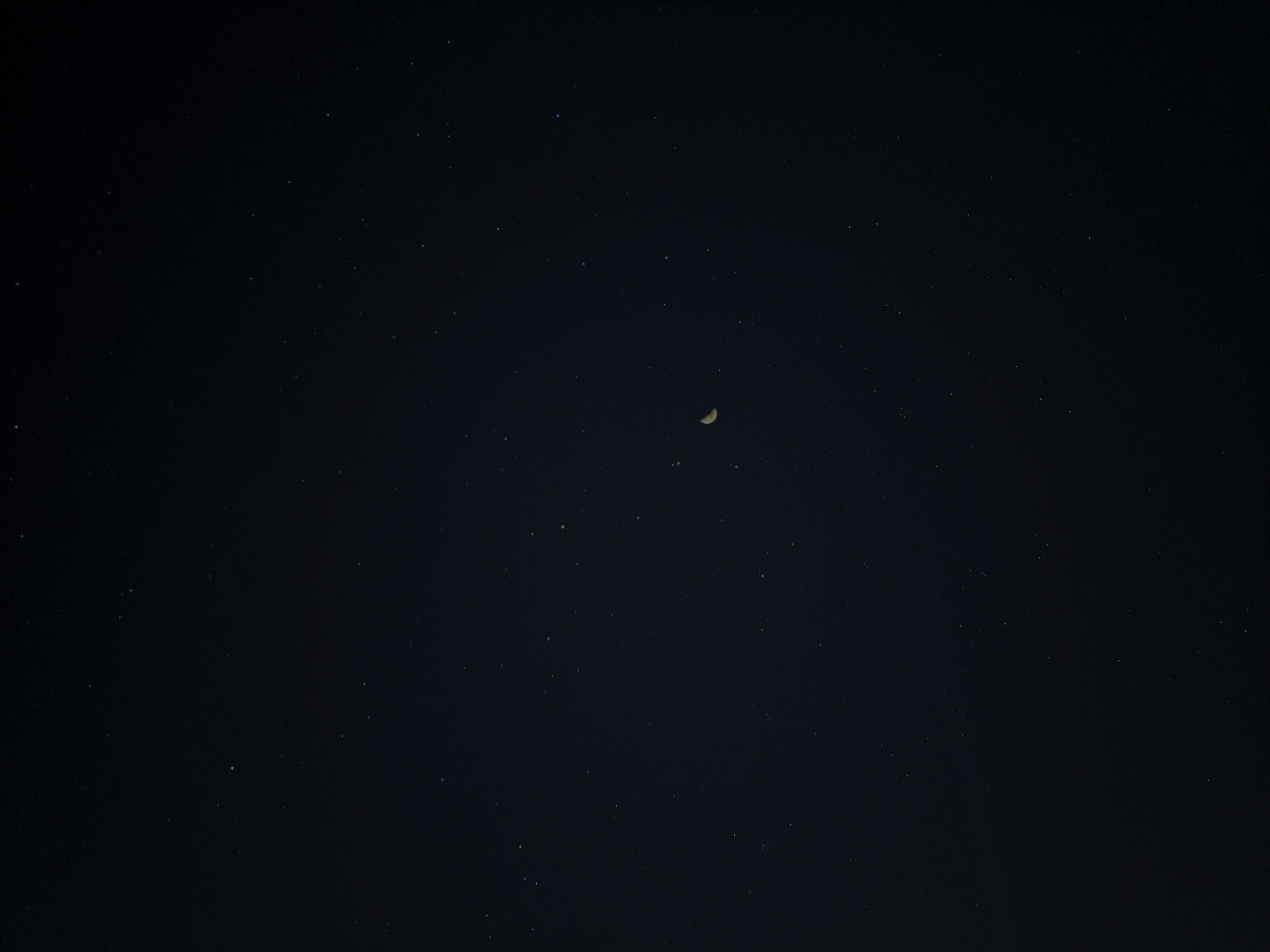 夜空弯月与繁星照片素材