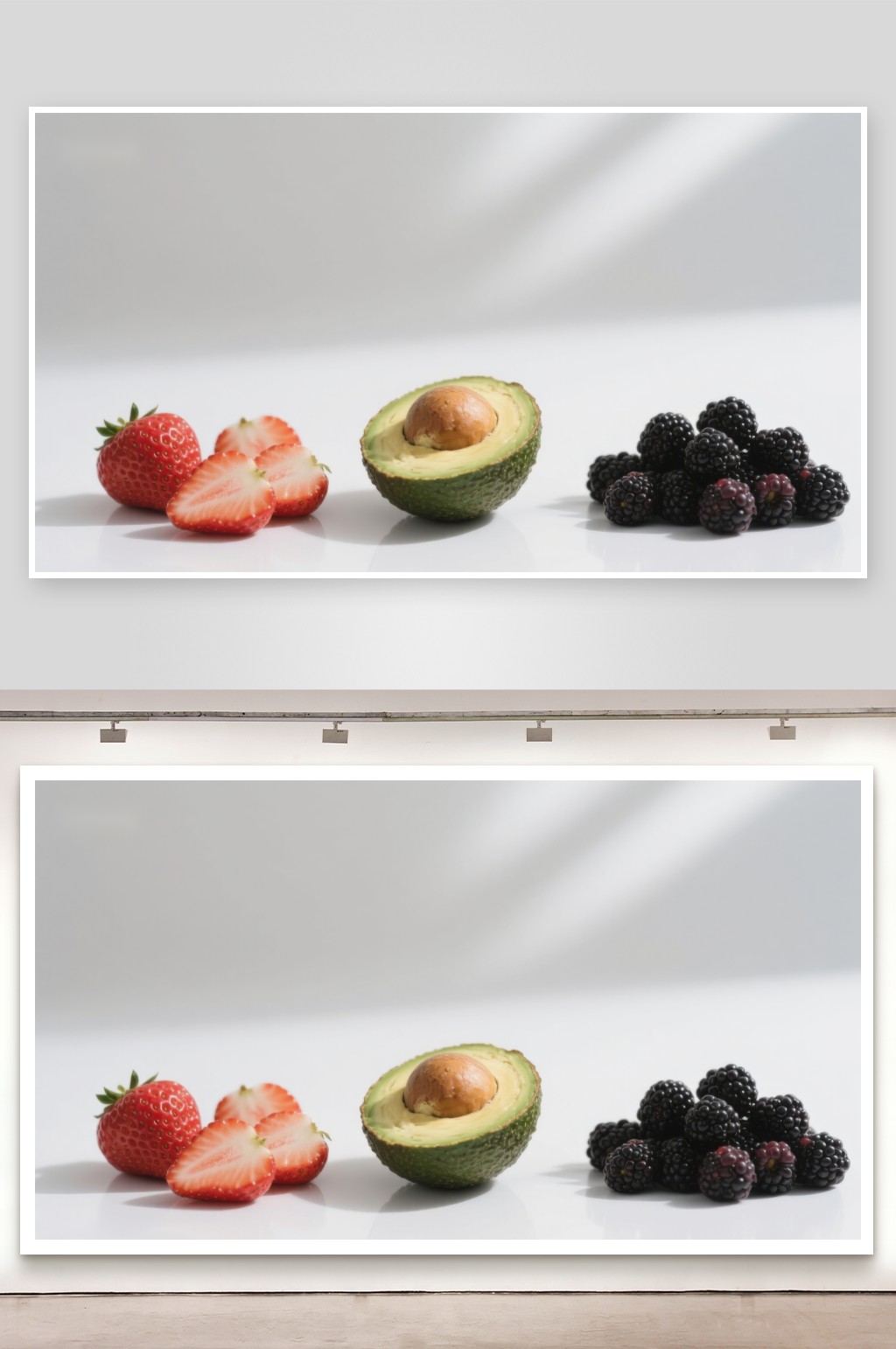 新鲜草莓牛油果与黑莓的静物组合素材