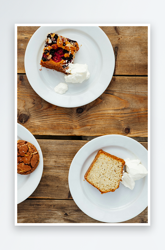 三款甜点摆盘特写-众图网