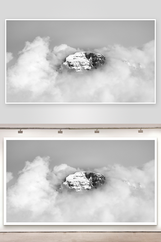 云海中的雪山峰顶-众图网