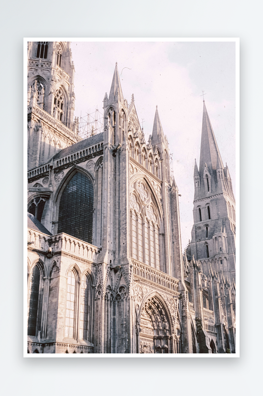 哥特式教堂建筑外观-众图网