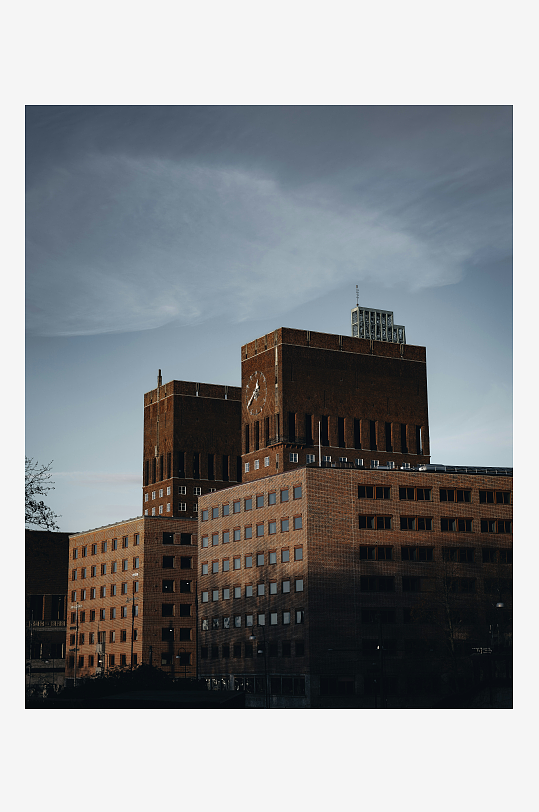 城市中的砖砌建筑群-众图网