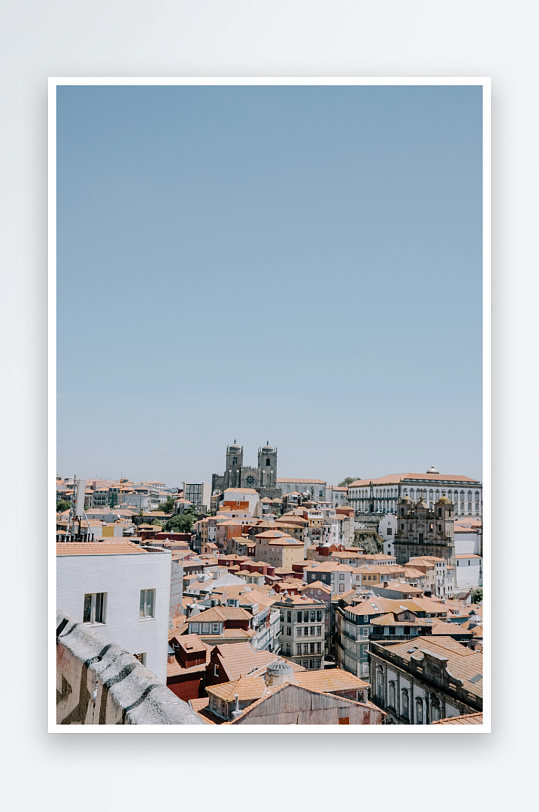 城市屋顶与教堂远景-众图网