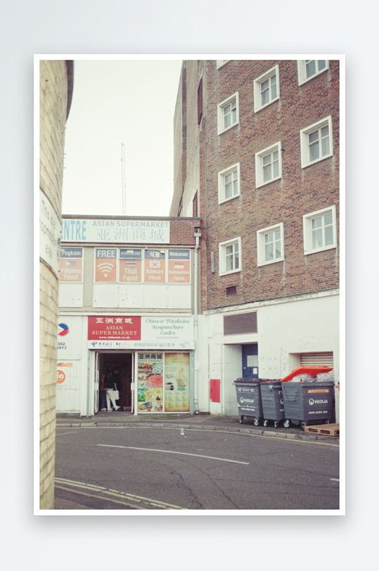 城市街角的商店与建筑-众图网