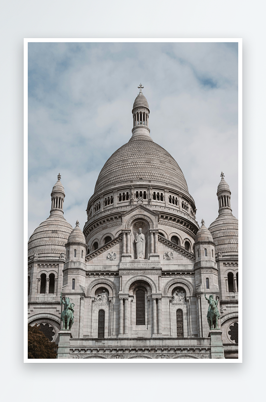 宏伟的穹顶建筑外观-众图网