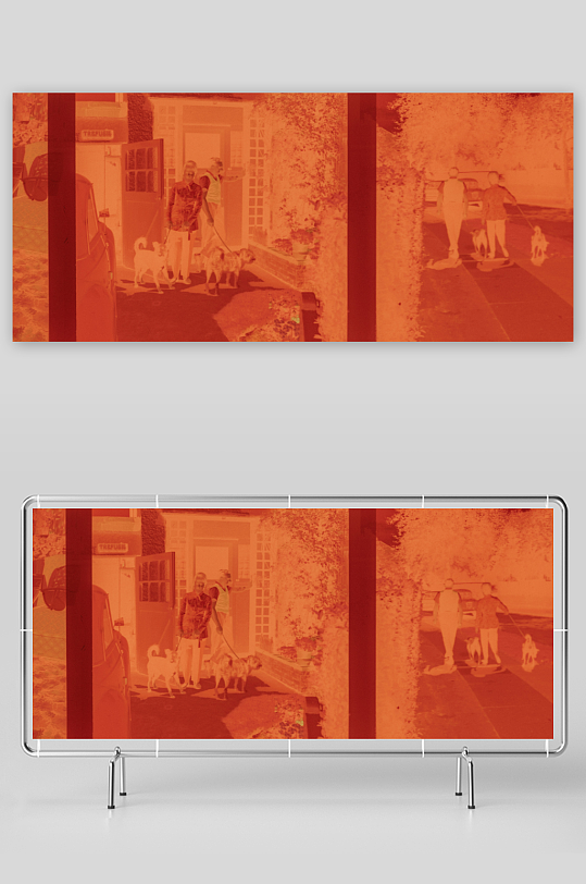 家庭与宠物在住宅前活动-众图网