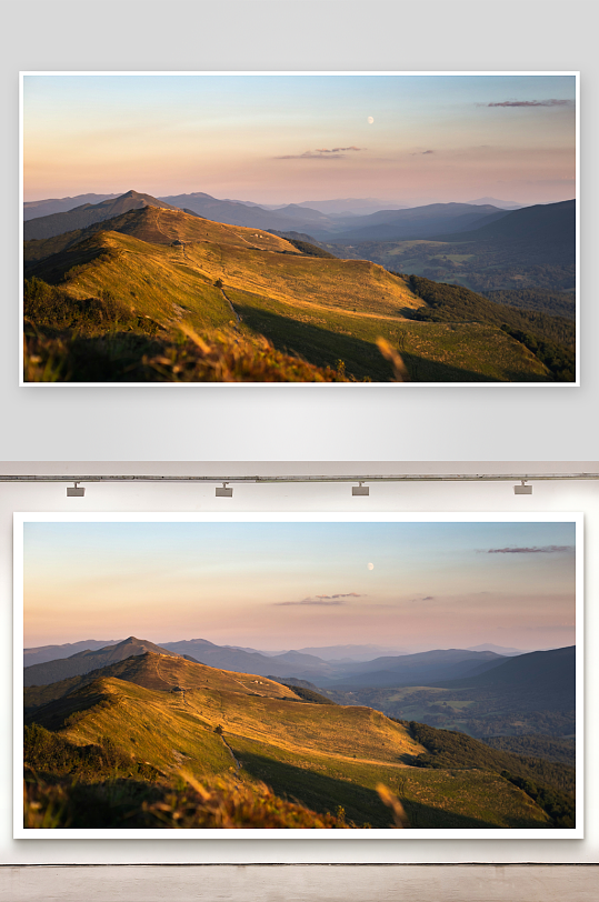 山脊日落时分的自然风光-众图网