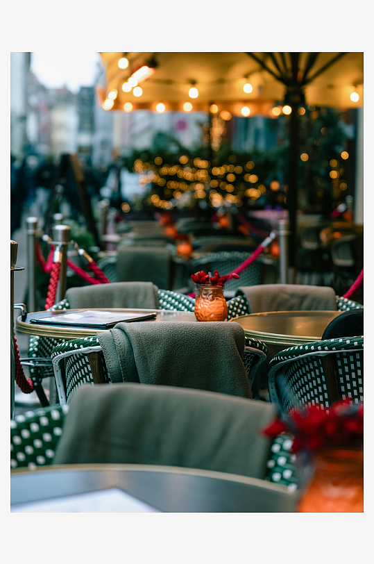 户外餐厅夜景布置-众图网