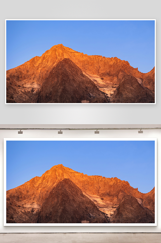 日出时分的雪山峰顶-众图网