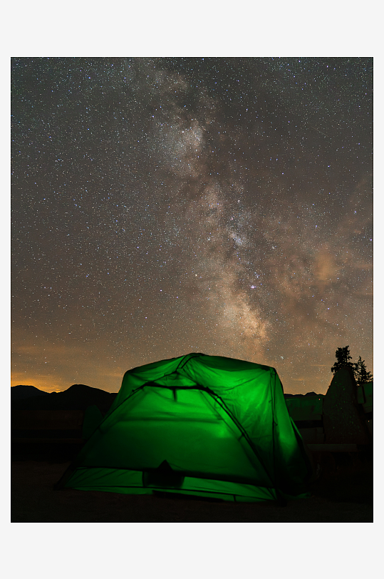星空下绿色帐篷露营-众图网