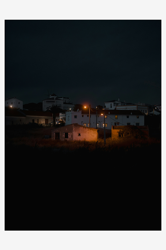 夜晚住宅区灯光景象-众图网