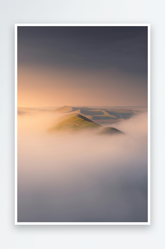 云海缭绕山峰晨景-众图网