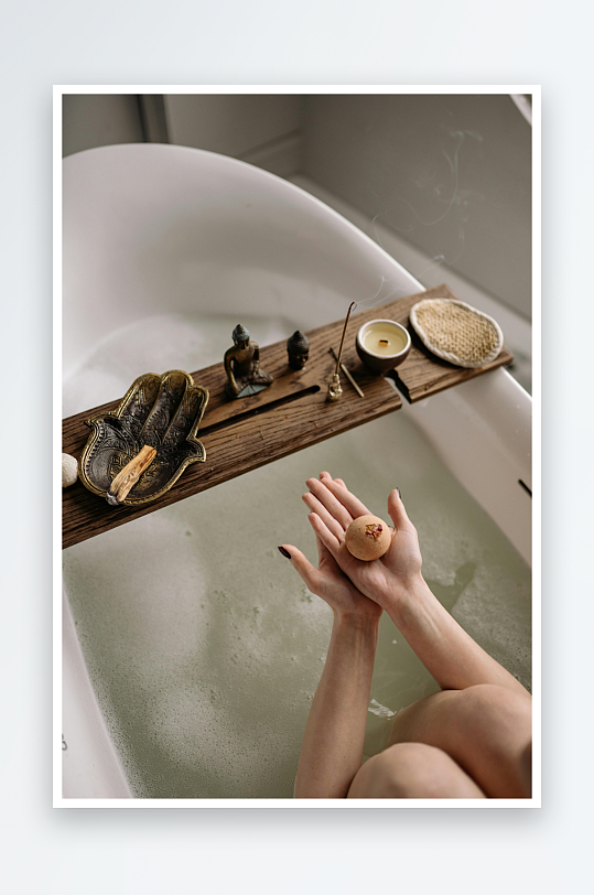 泡澡放松手持香薰球-众图网