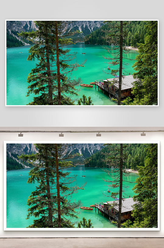 碧绿湖畔木屋与游船-众图网