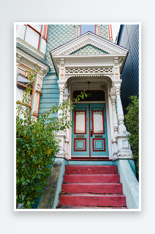 色彩斑斓的复古建筑入口-众图网