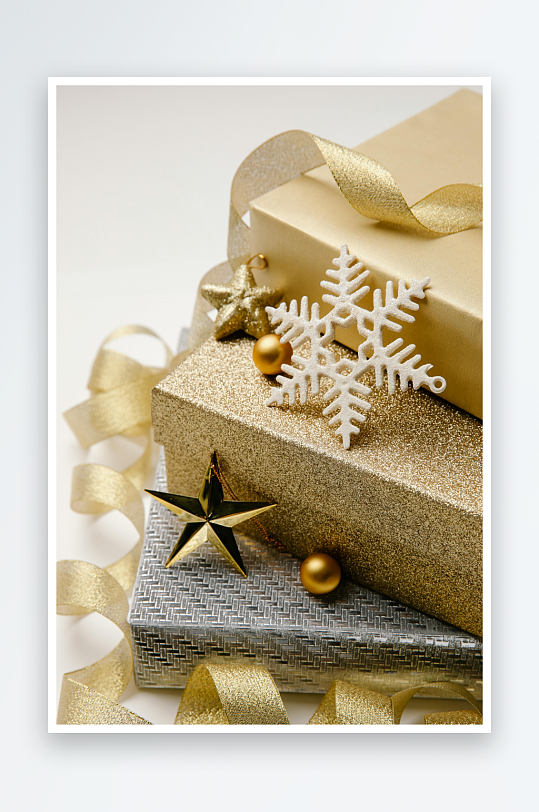 金色礼盒圣诞装饰特写-众图网
