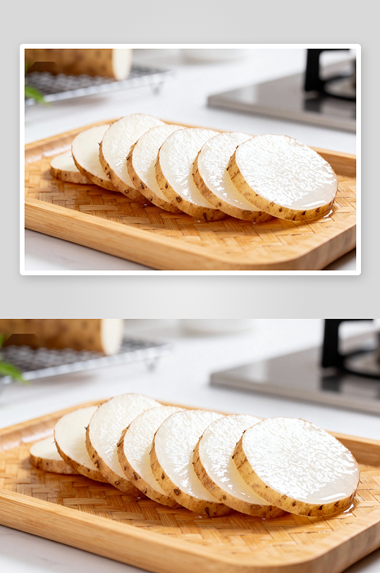 切片山药摆放在竹制托盘上-众图网