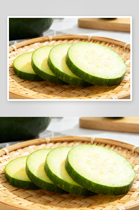 切片西葫芦摆放在竹编篮中-众图网