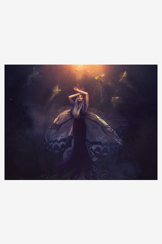 神秘女子身披蝶翼梦幻场景-众图网