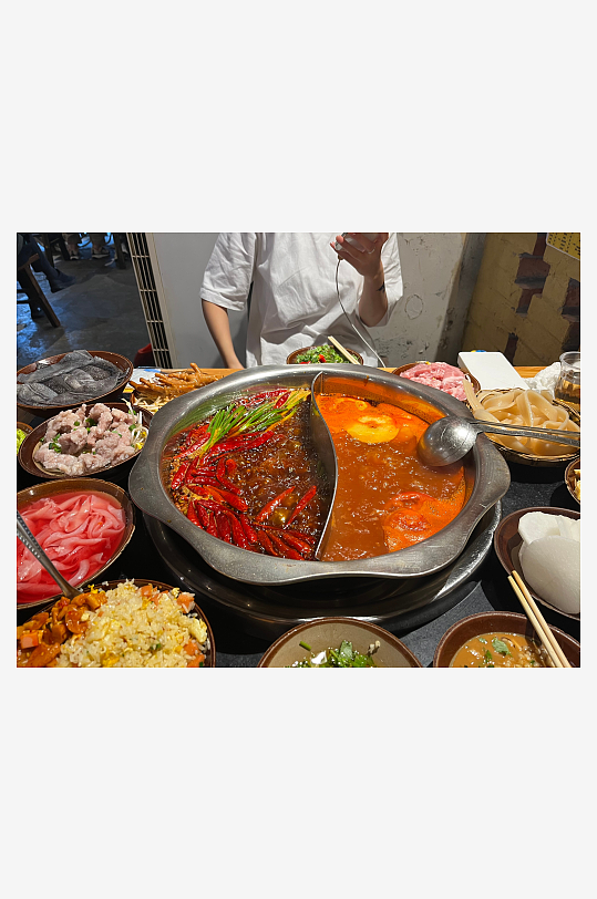 最新原创海鲜火锅盛宴高清摄影图-众图网