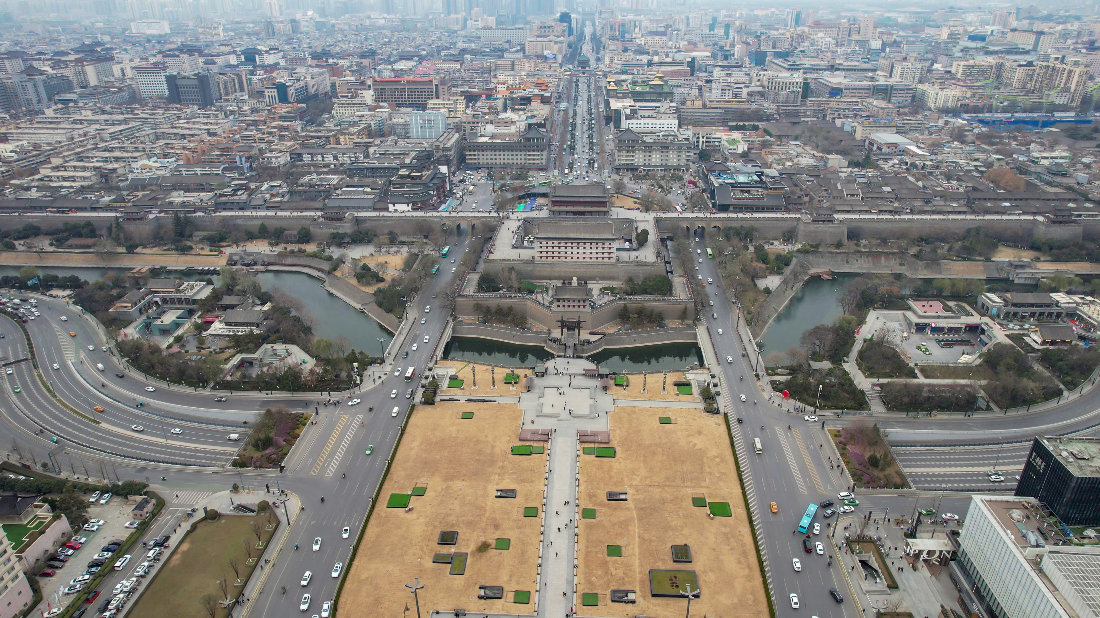 陕西西安古城墙永宁门历史文化古建筑航拍素材