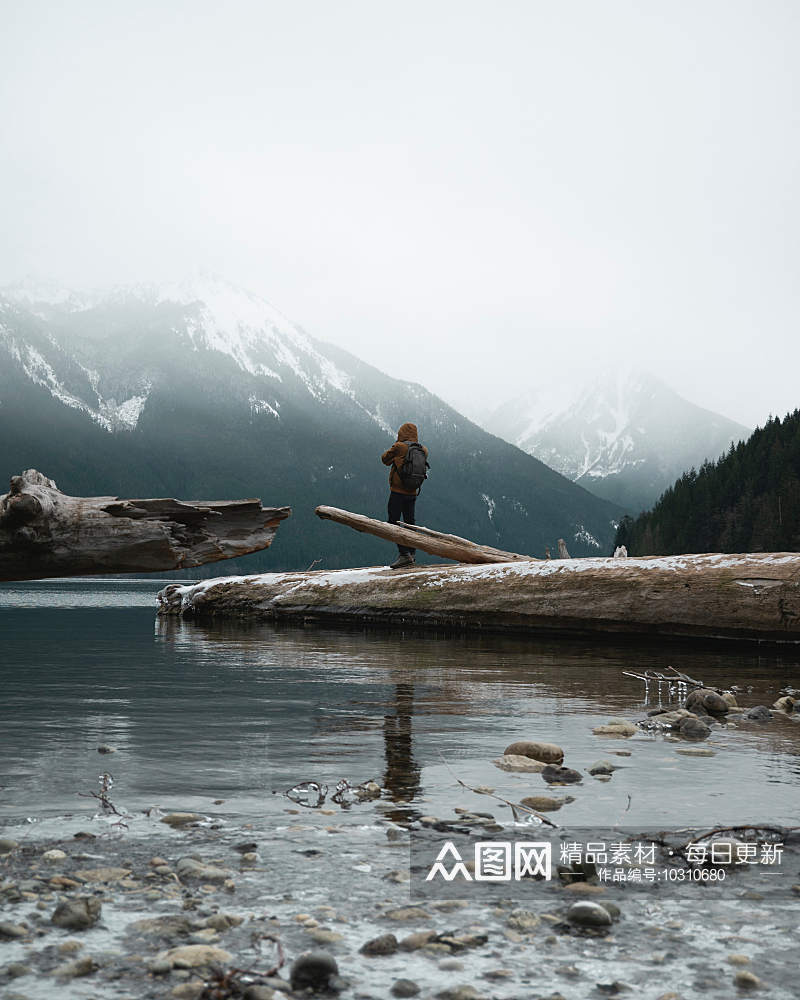 山峦高山流水风景画摄影图素材