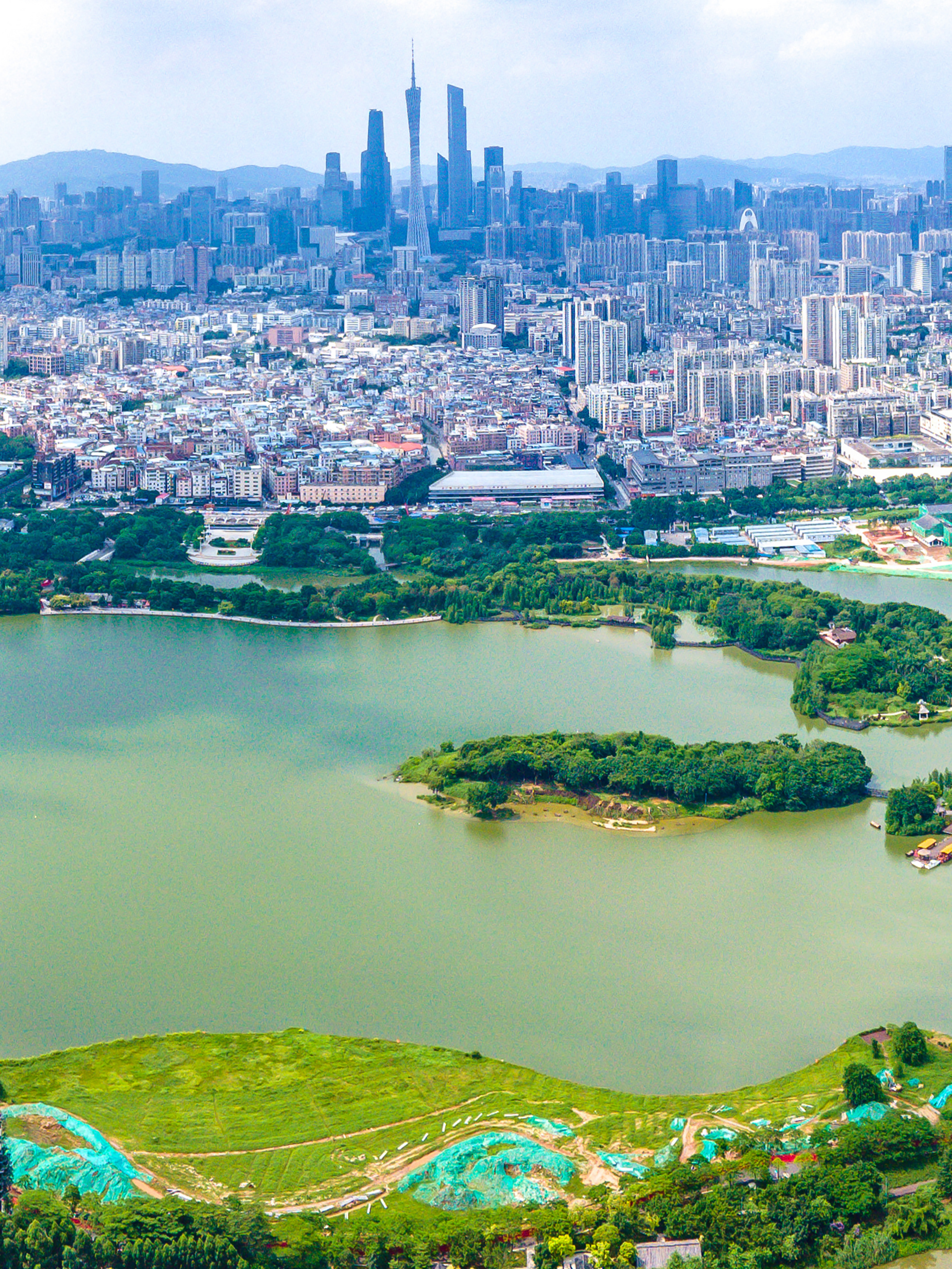 航拍全景海珠湖公园城市建筑群素材