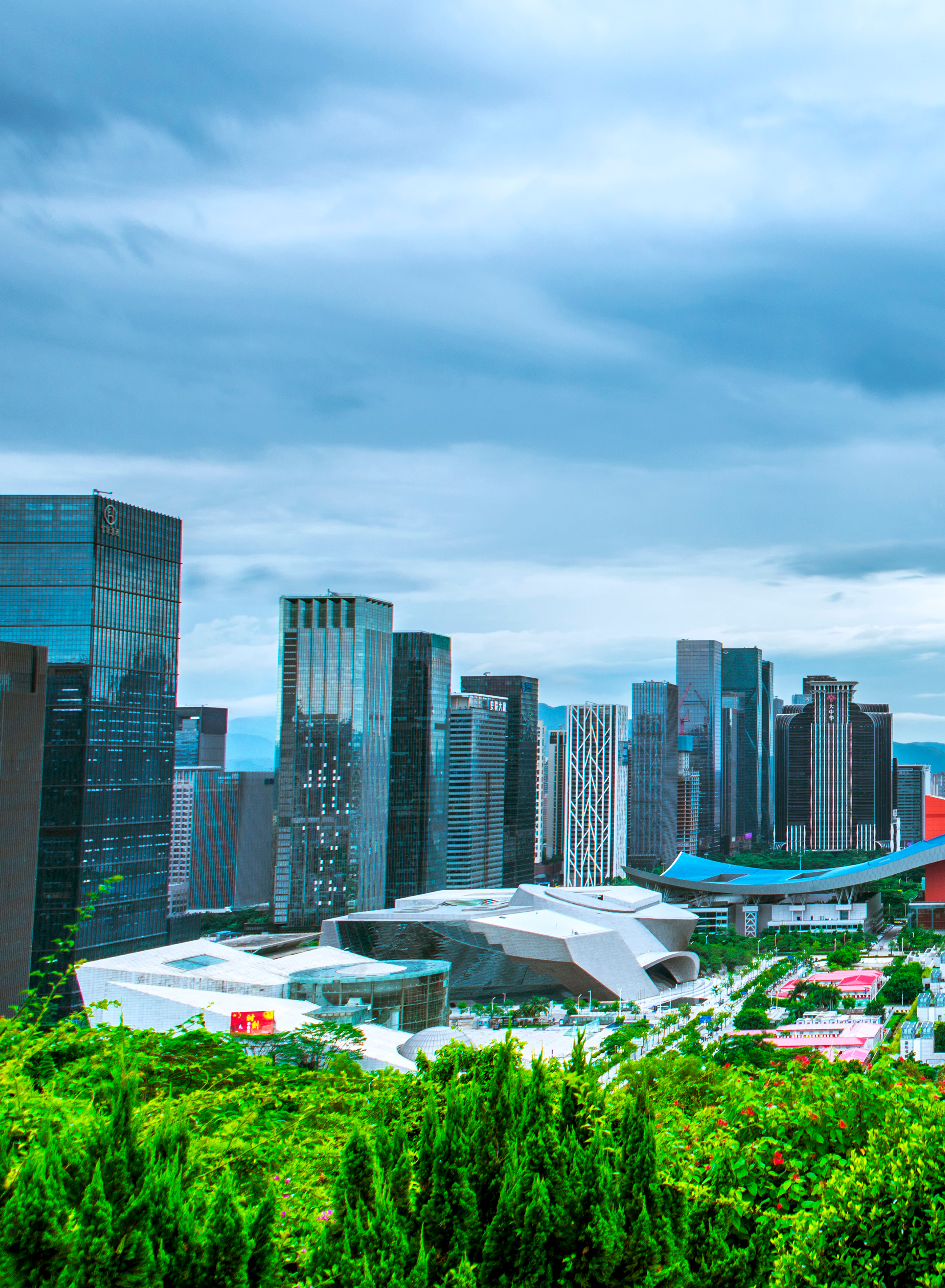 深圳城市建筑云朵天际线背景素材