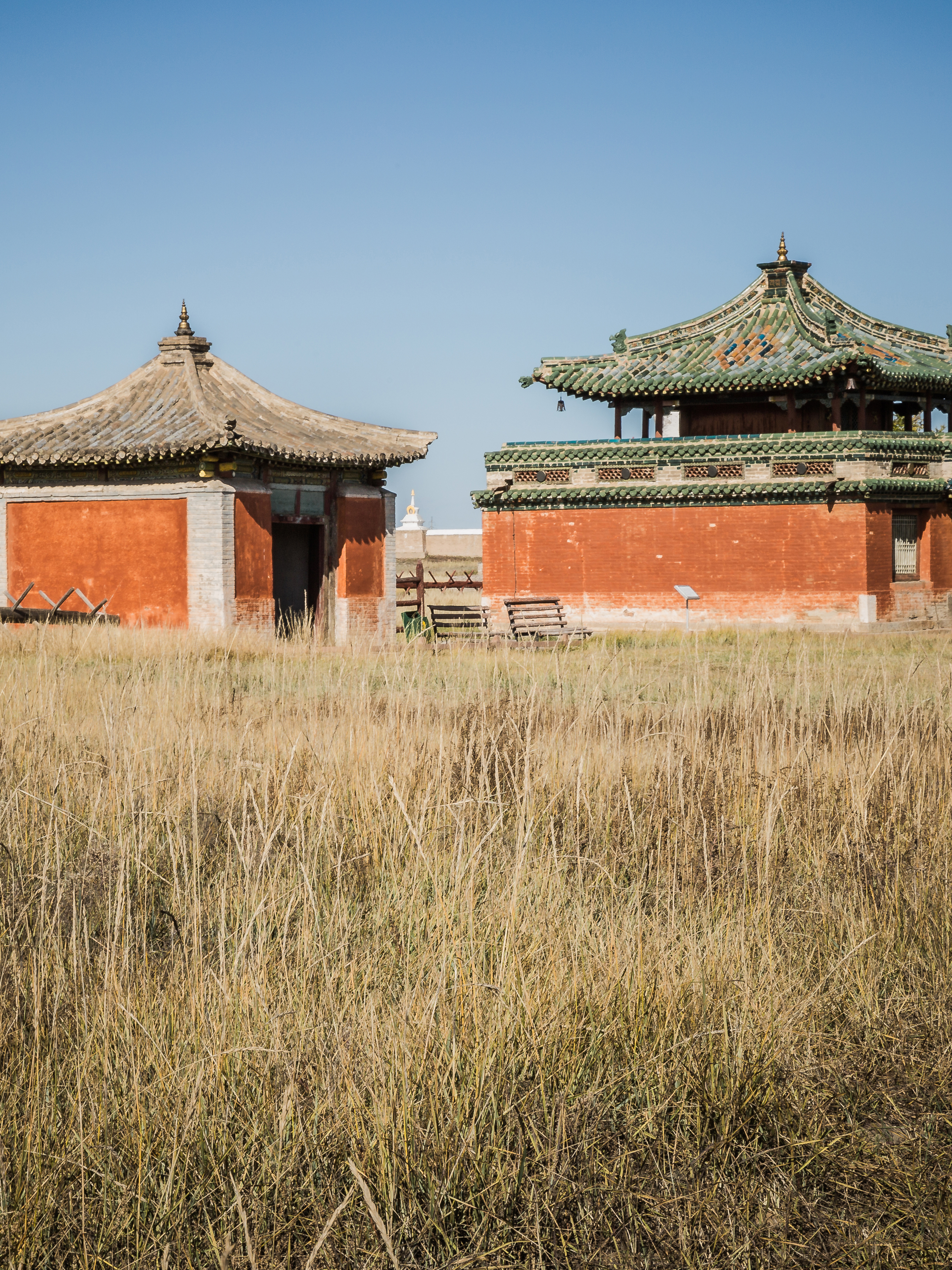 大草原上的寺庙古建筑遗址素材