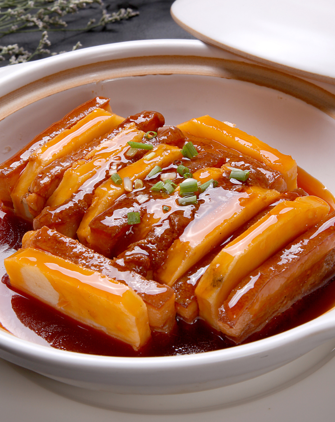 煲仔锅菜品广东扣肉煲68元每例素材