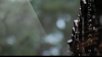 古镇幽静唯美屋檐下雨素材-众图网