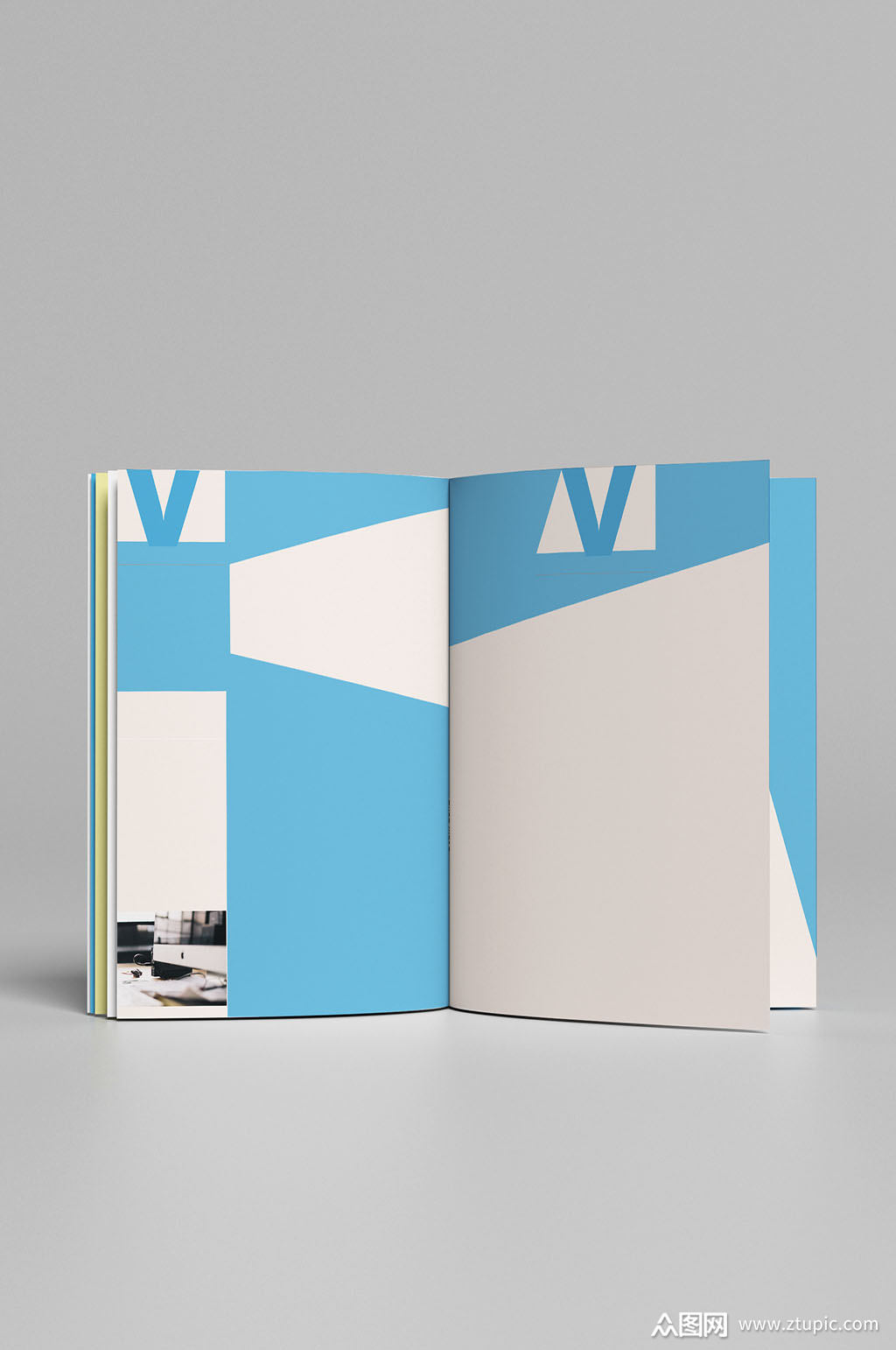 站立的画册手册样机模板