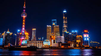 大气延时实拍上海外滩陆家嘴繁华夜景都市-众图网