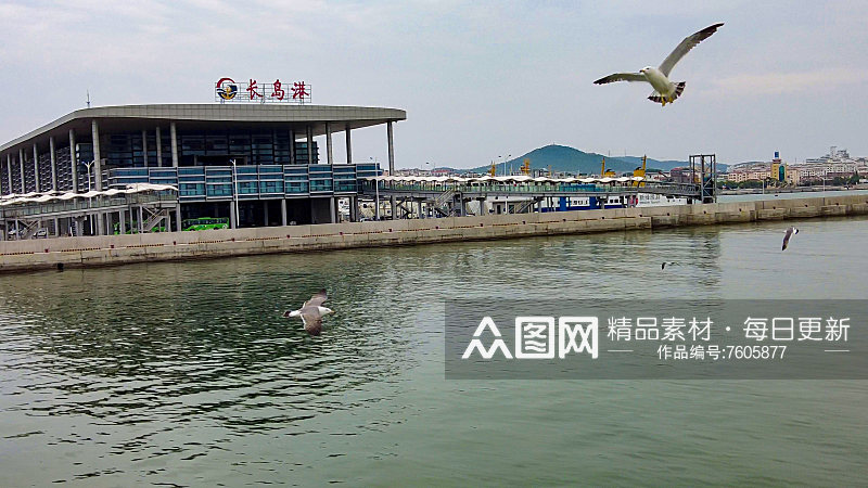 蓝色海洋大海海浪浪花航拍素材