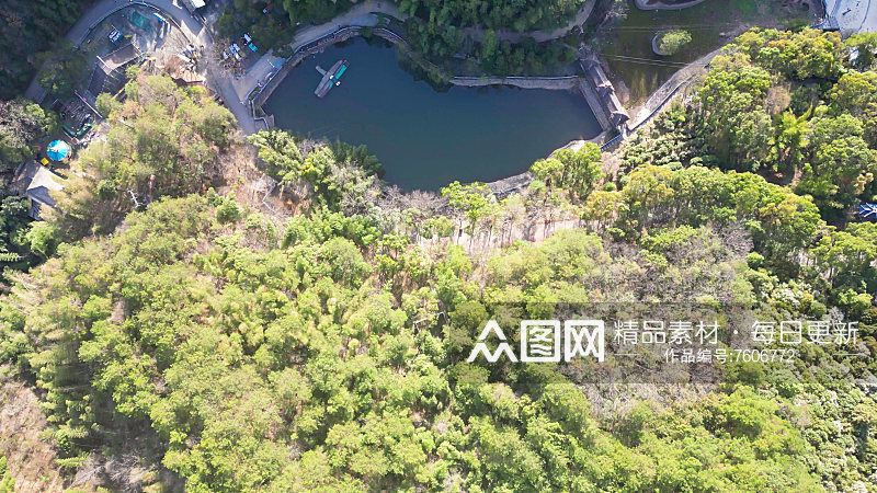 大自然绿色植物森林蜿蜒盘山公路云雾缭绕航素材