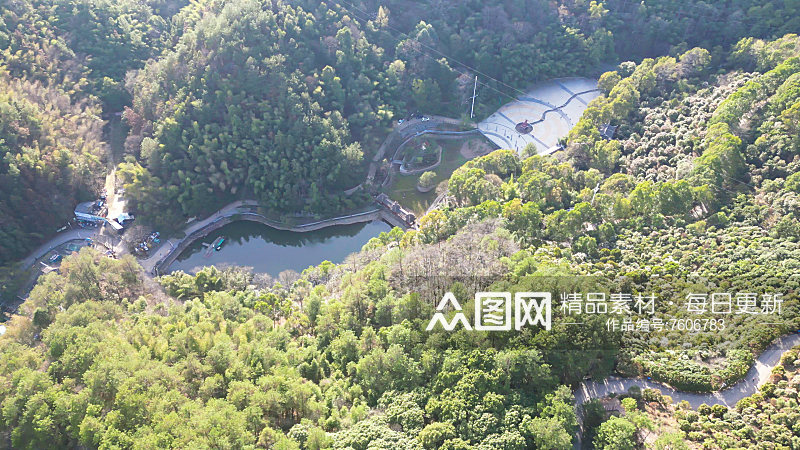 大自然绿色植物森林蜿蜒盘山公路云雾缭绕航素材