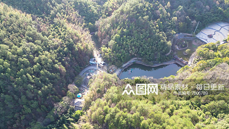 大自然绿色植物森林蜿蜒盘山公路云雾缭绕航素材