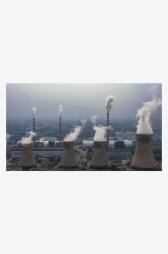 工业生产工厂烟囱环境污染