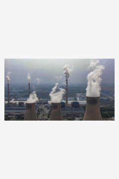 工业生产工厂烟囱环境污染