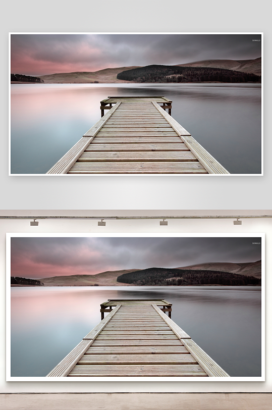 湖畔木栈道延伸至远方-众图网