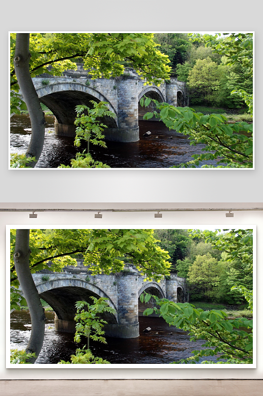 石拱桥横跨河流绿树环绕-众图网