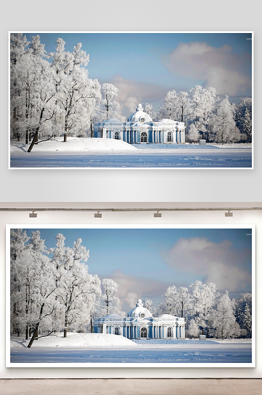 雪景中的蓝色建筑与树木-众图网