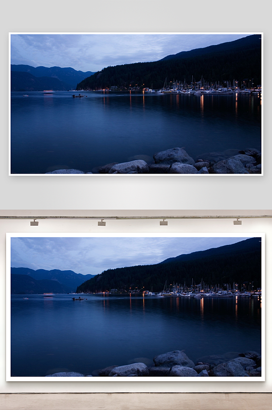 黄昏时分的宁静海湾与停泊船只-众图网