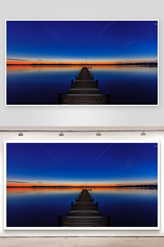 黄昏时分的湖面栈桥-众图网